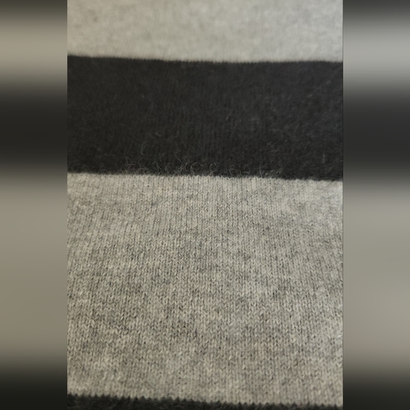 100% Cashmere Striped Grey & Black Women's Sweater Size S - Picture 9 of 10